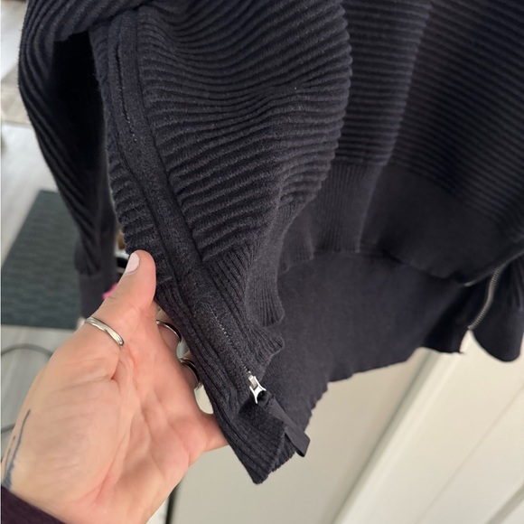 Flx sweater size medium - Picture 4 of 5